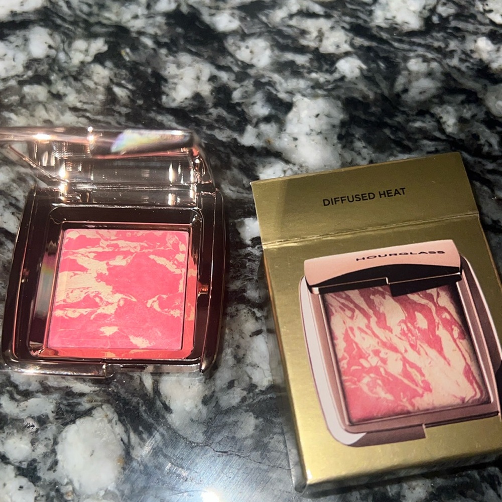 Hourglass Ambient Lighting Blush — diffused, heat 1.3g